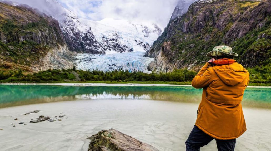 12 Day Antarctica Voyage for Solo Traveller with Lindblad Expeditions